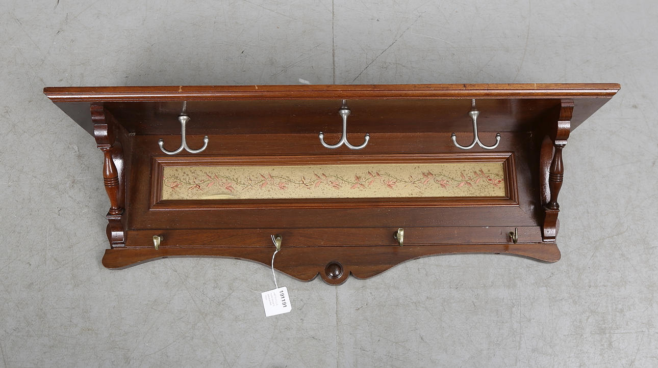 HATTHYLLA, nyrenässans, sekelskiftet 1900.