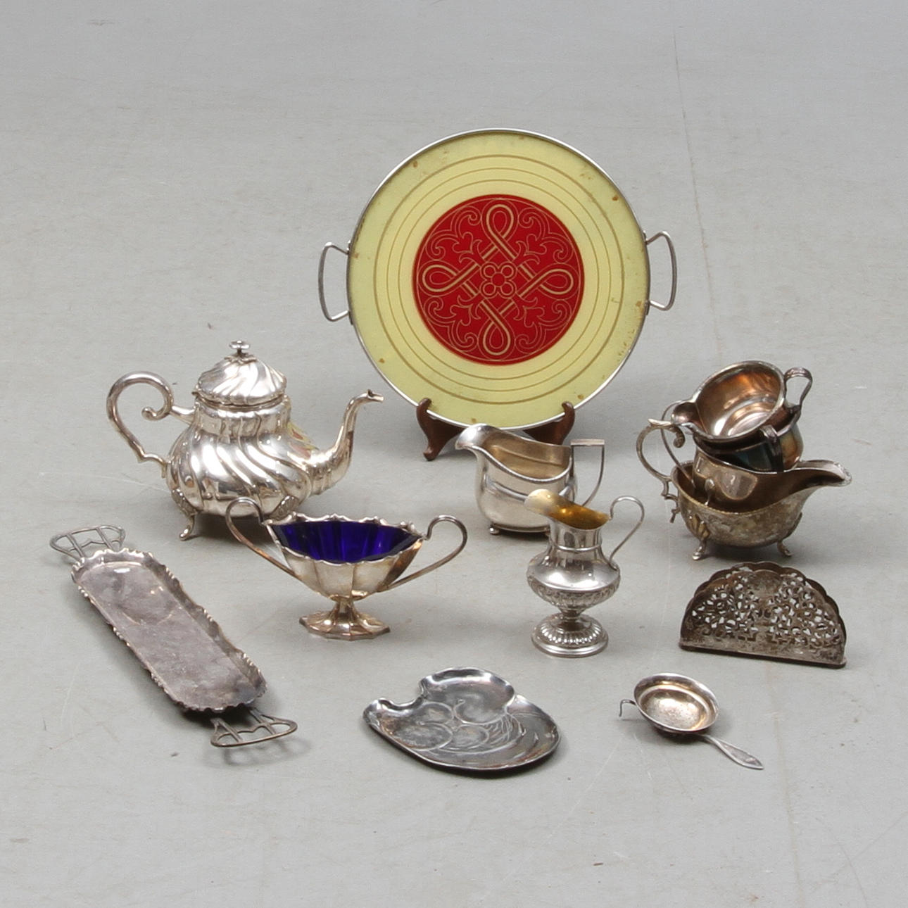 PARTI NYSILVER MED MERA, bland annat WMF, 1900-tal.