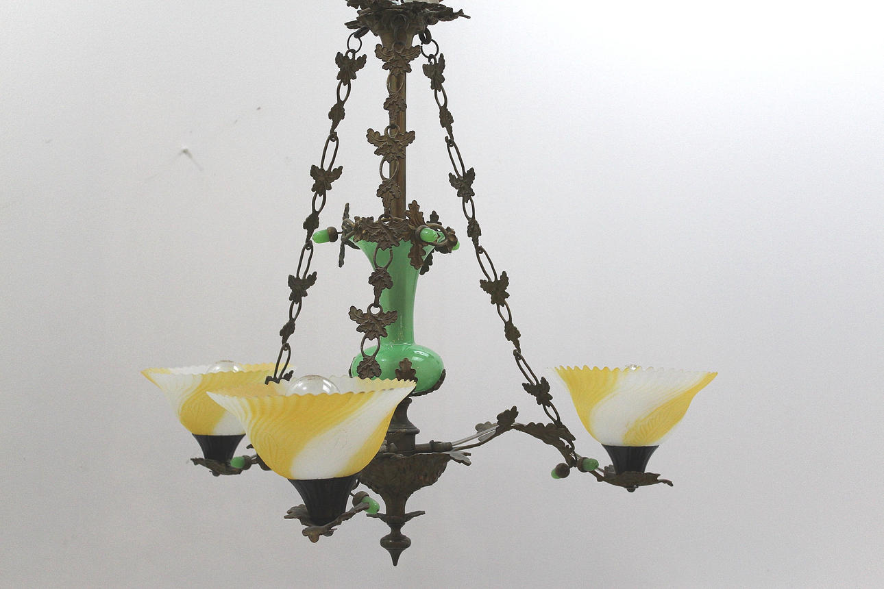 TAKLAMPA jugend, trearmad, 1900-talet första hälft.