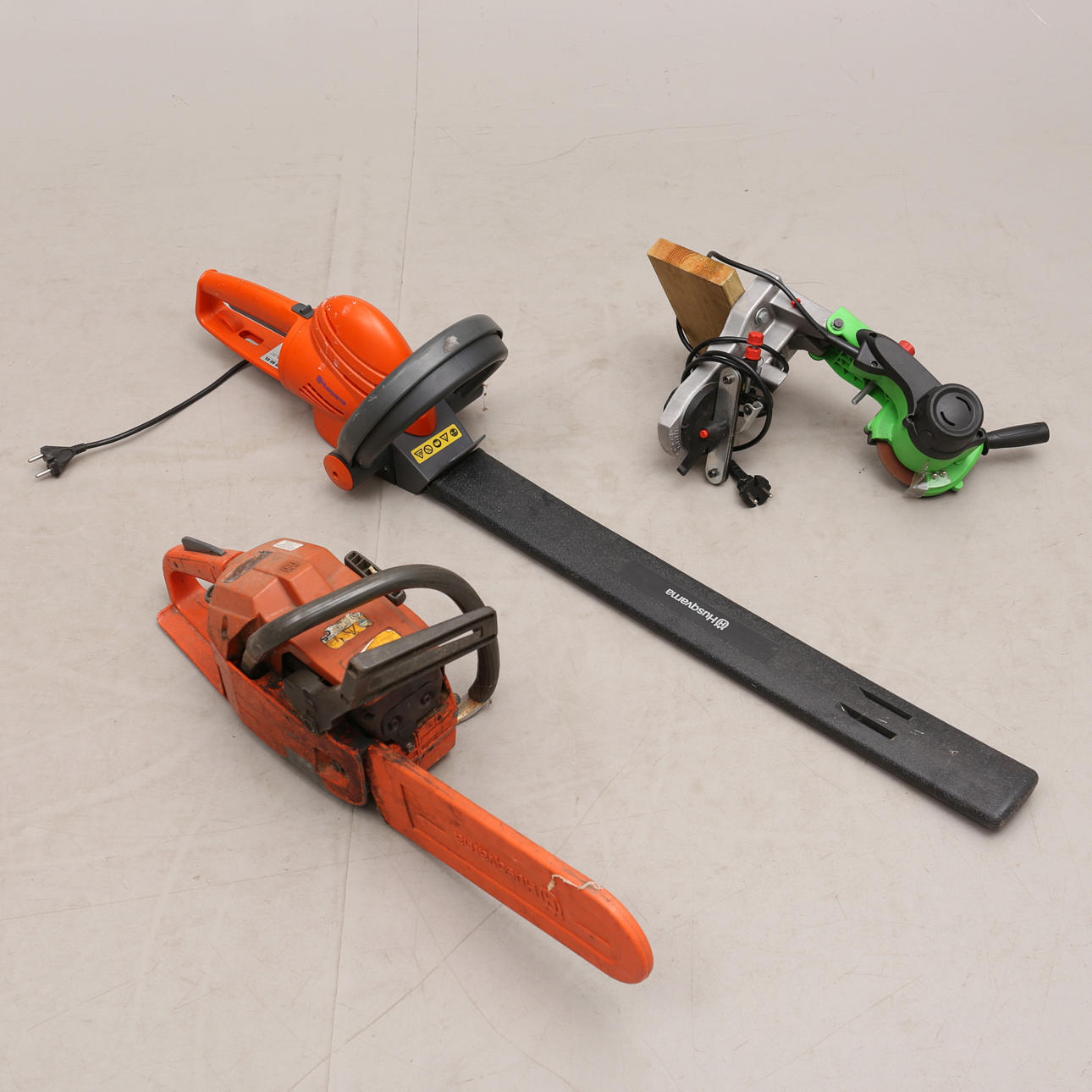 KETTENSÄGE, KETTENSCHLEIFER, HECKENSCHERE.