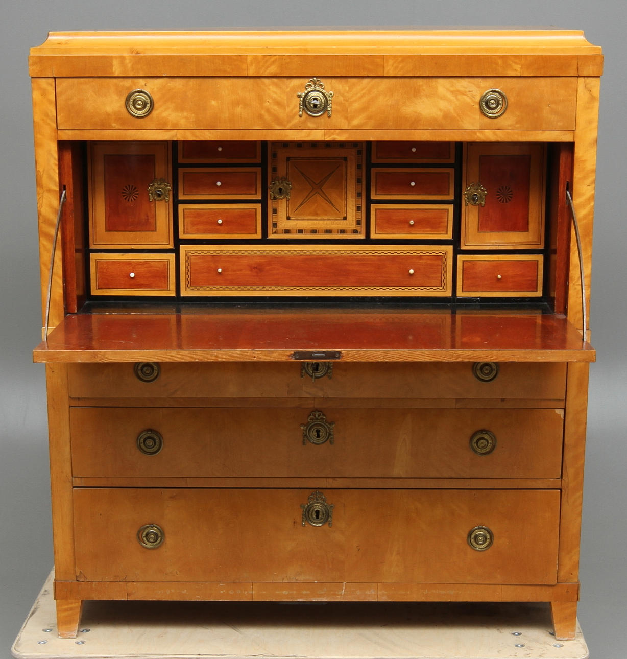 CHIFFONJÉ, 1800-talets slut.