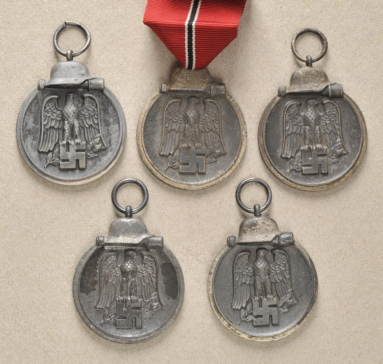 ORDNING, massa 5 medaljer Winter Battle i öst.