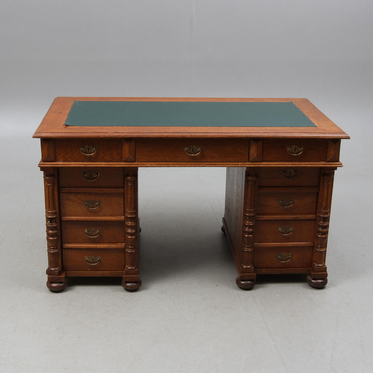 SKRIVBORD, ek, nyränessans, omkring 1900.