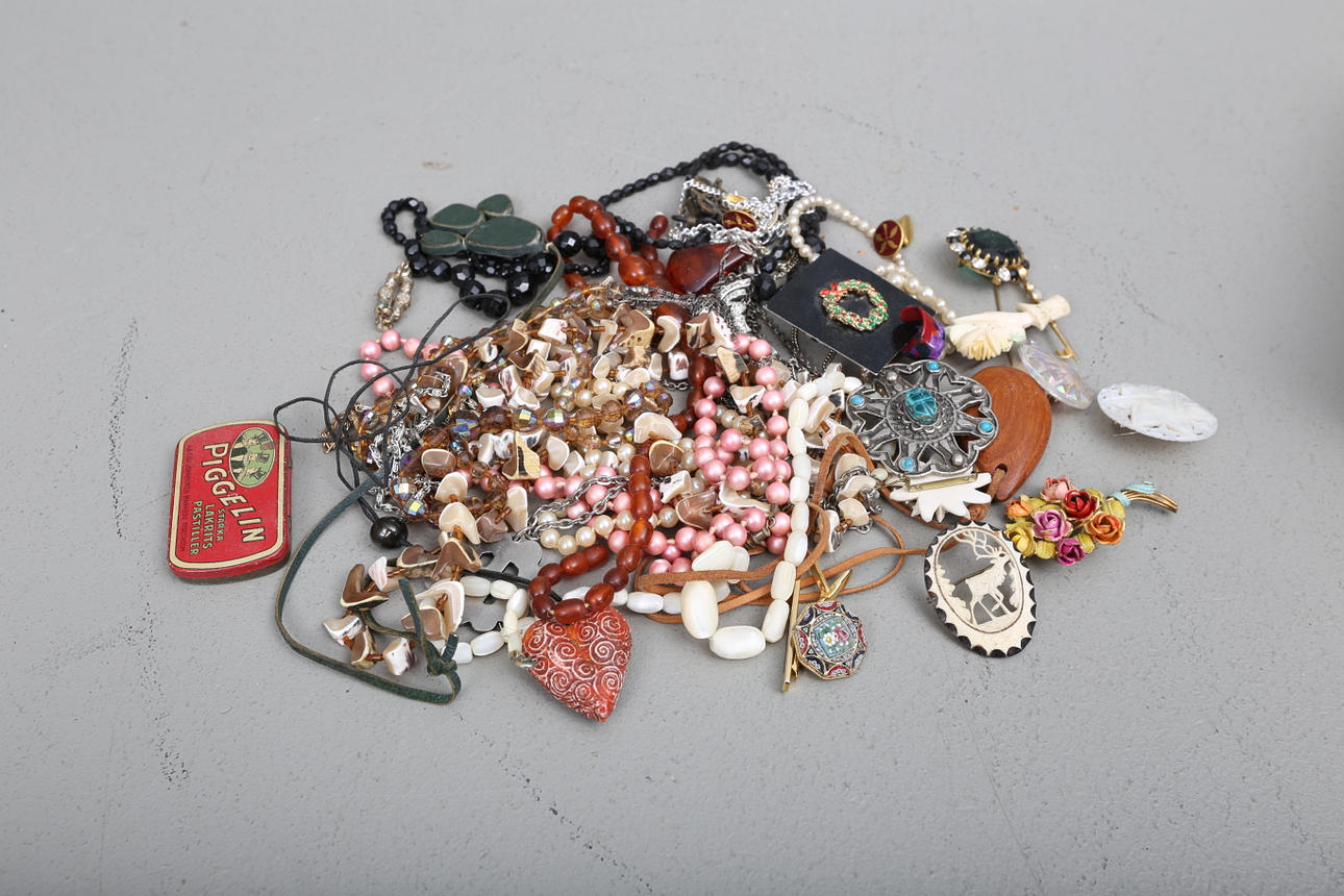 BIJOUTERIER, 1900-2000-tal.