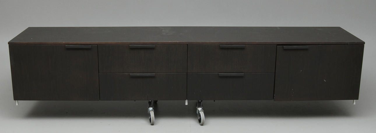 SIDEBOARD, 19/2000-tal.