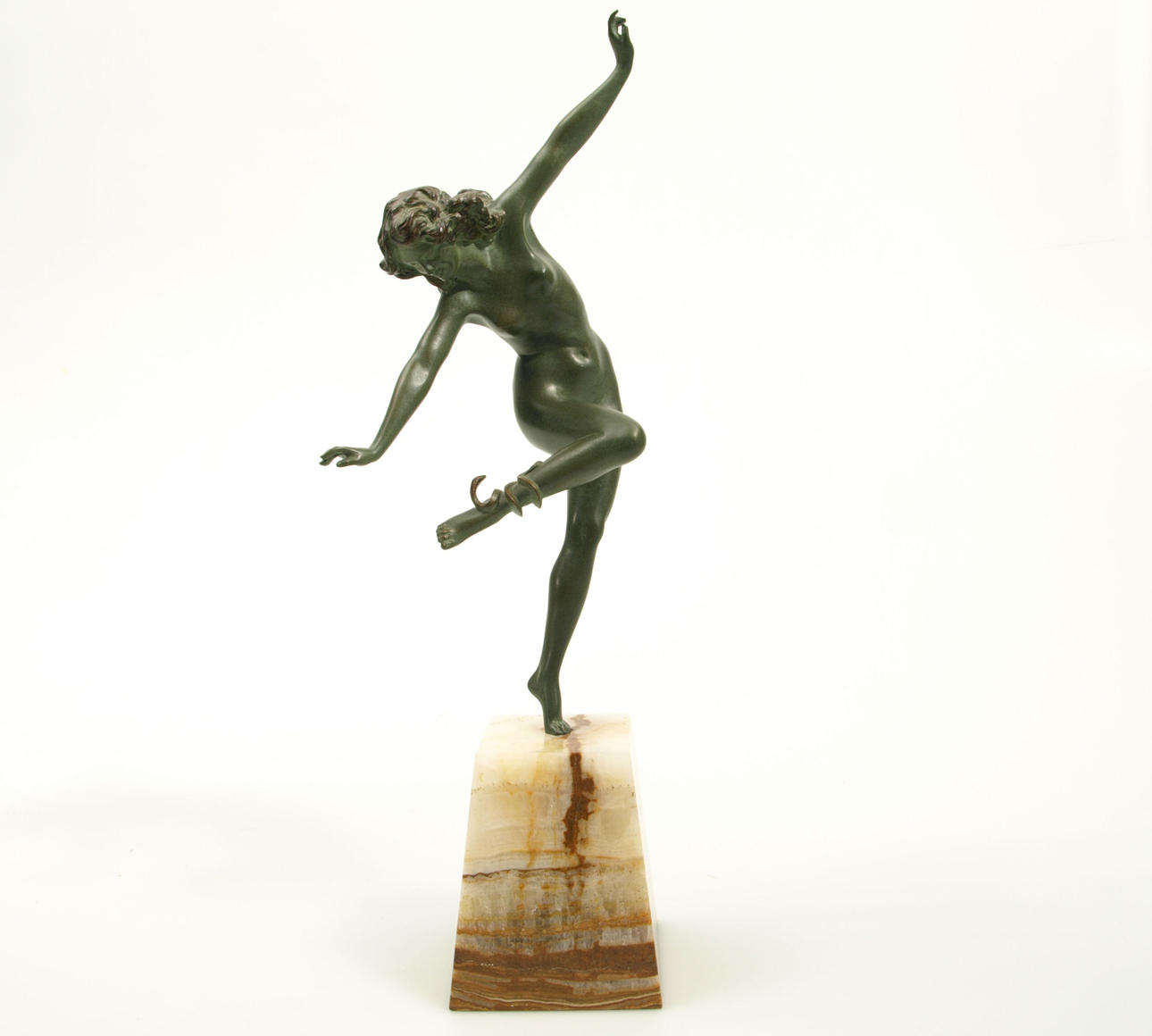 JEANNE ROBERTE COLINET. Skulptur, grönpatinerad brons, höjd 35,5cm inklusive stensockel, ca 1925, signerad.