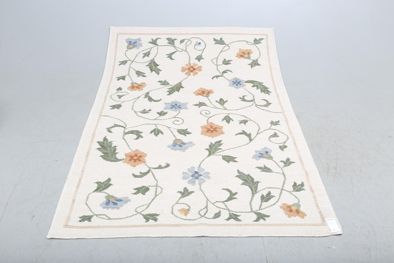 MATTA, röllakantyp, 19/2000-tal, 138x202 cm.