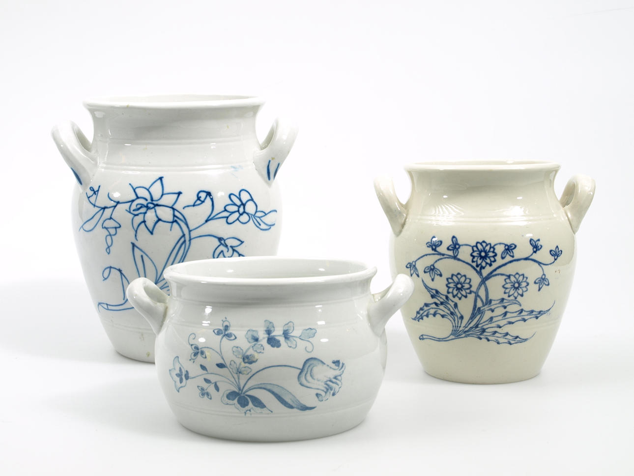 3 KRUS, porslin, Gustavsberg och Rörstrand, 1900-tal.