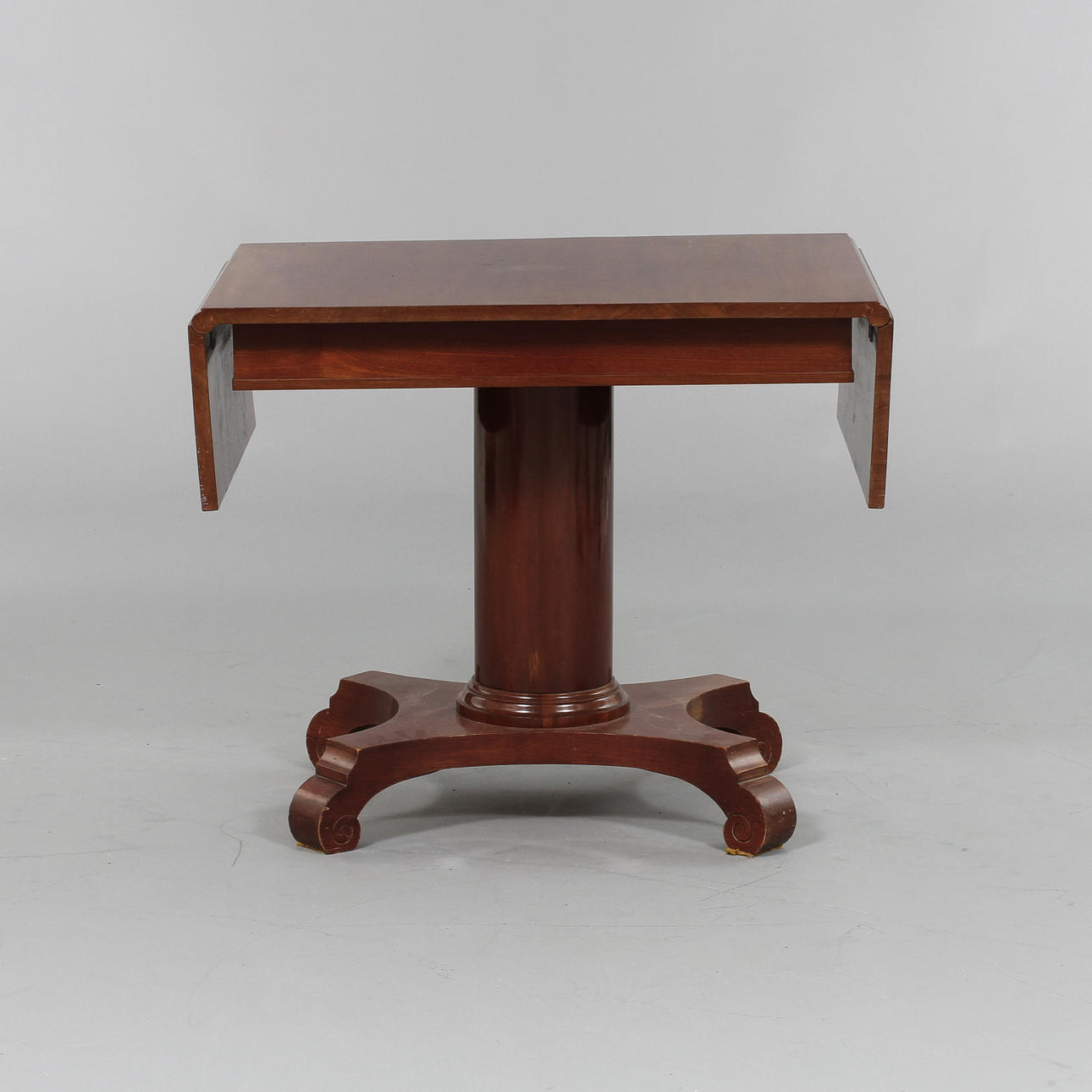 SLAGBORD, Karl Johan-stil, 1900-talets tidigare hälft.