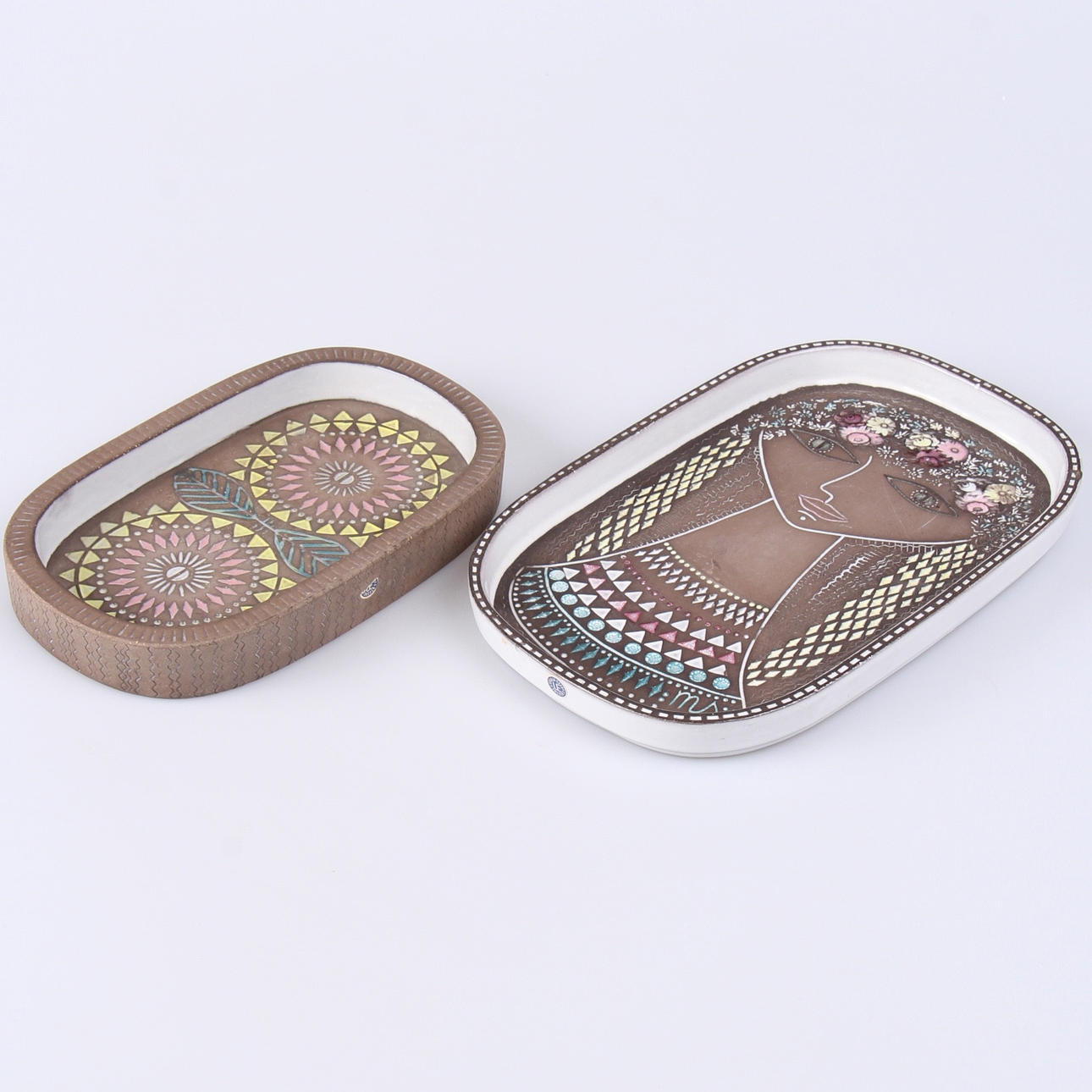 FAT, 2 st. keramik, Mari Simmulson, Uppsala Ekeby.