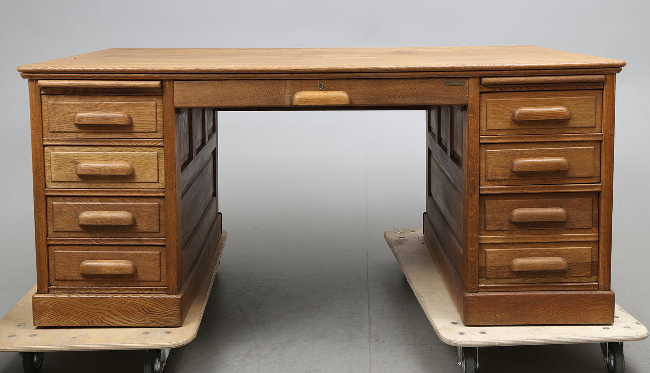 SKRIVBORD, 1920/30-tal. Åtvidabergs Snickerifarbrik, modell no 518.