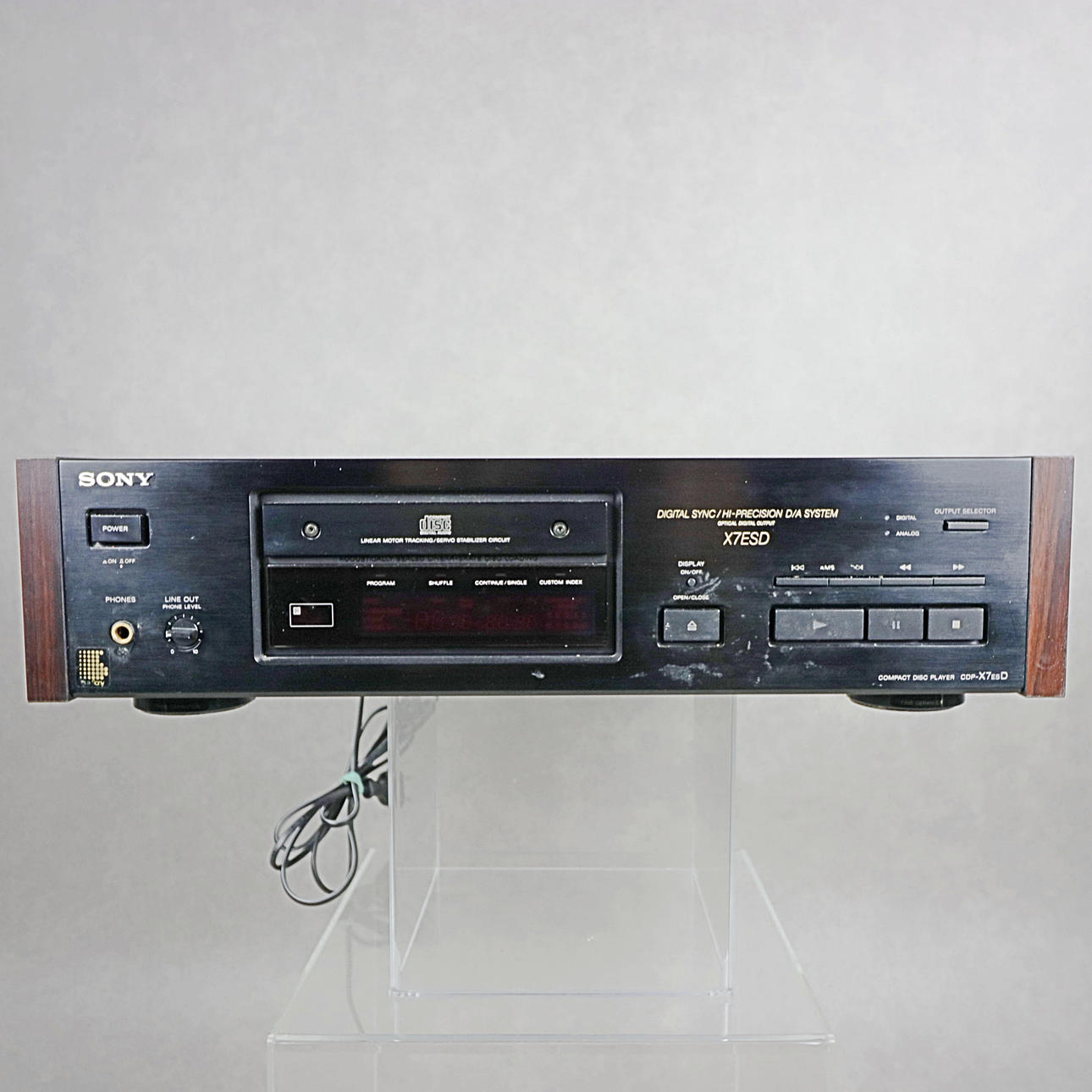 SONY CD PLAYER, cdp-x7esd. Incl. remote control
