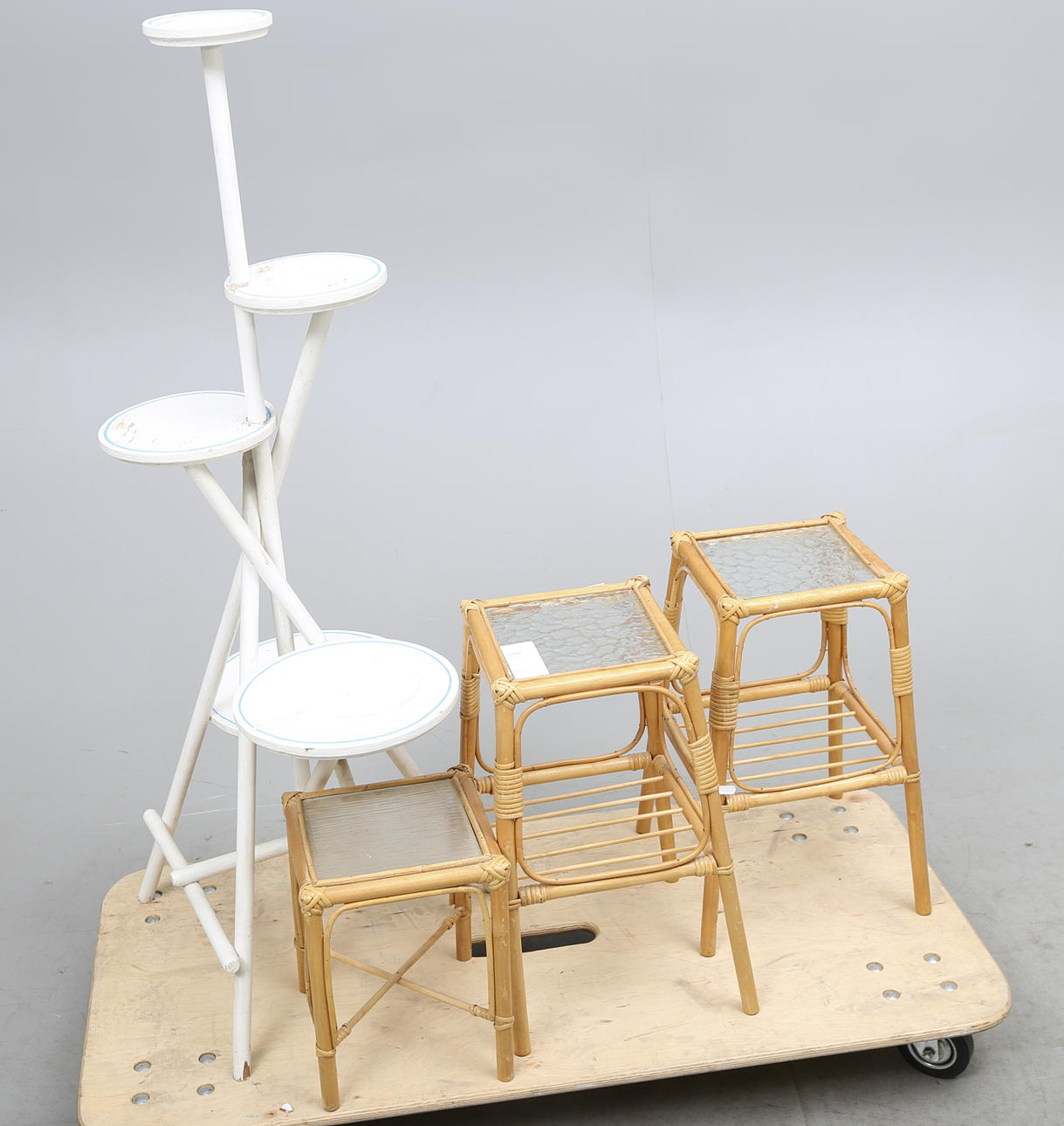 PIEDESTALER, 4 st, 1900-talets första hälft.