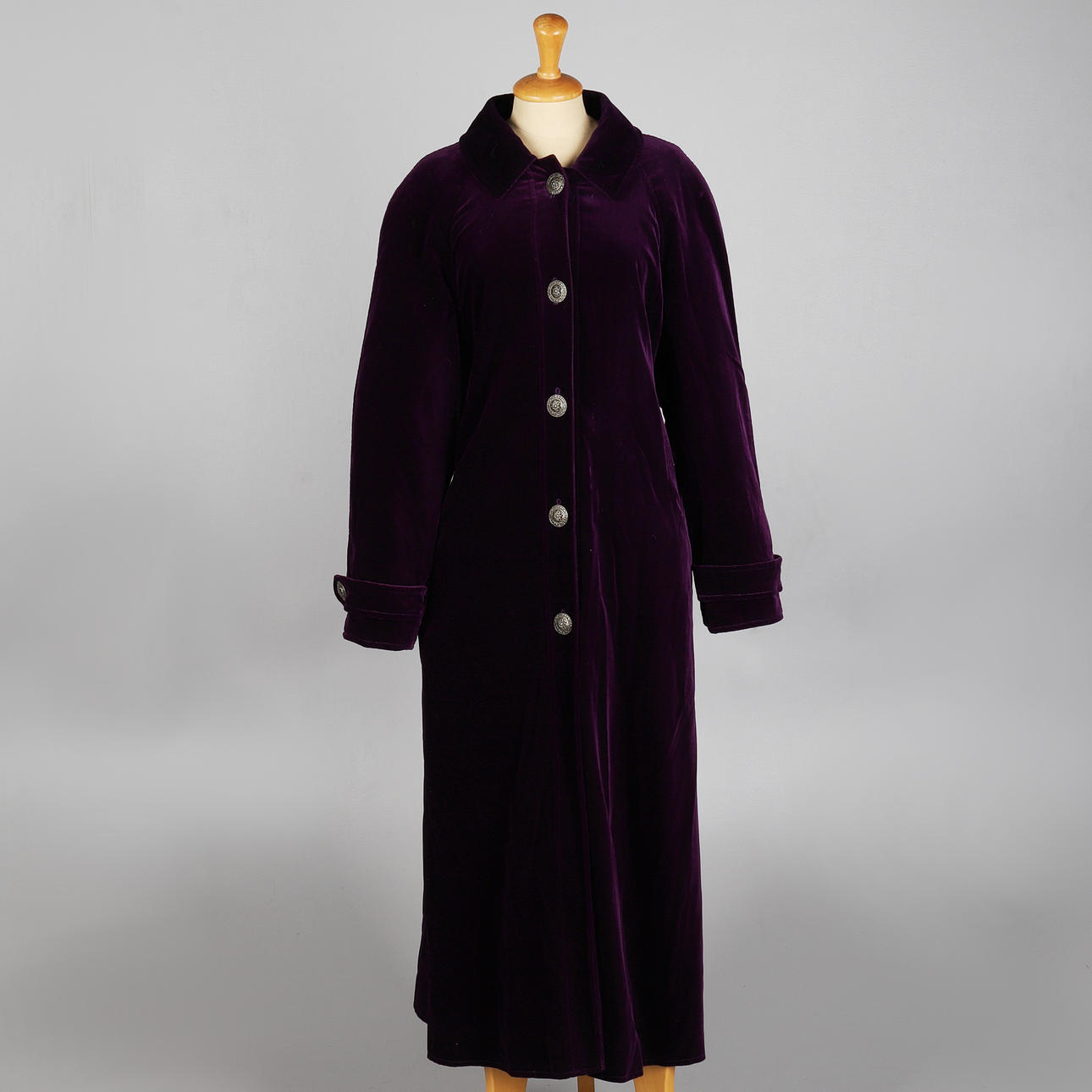 FOUR SEASONS, kappa, lila sammet.