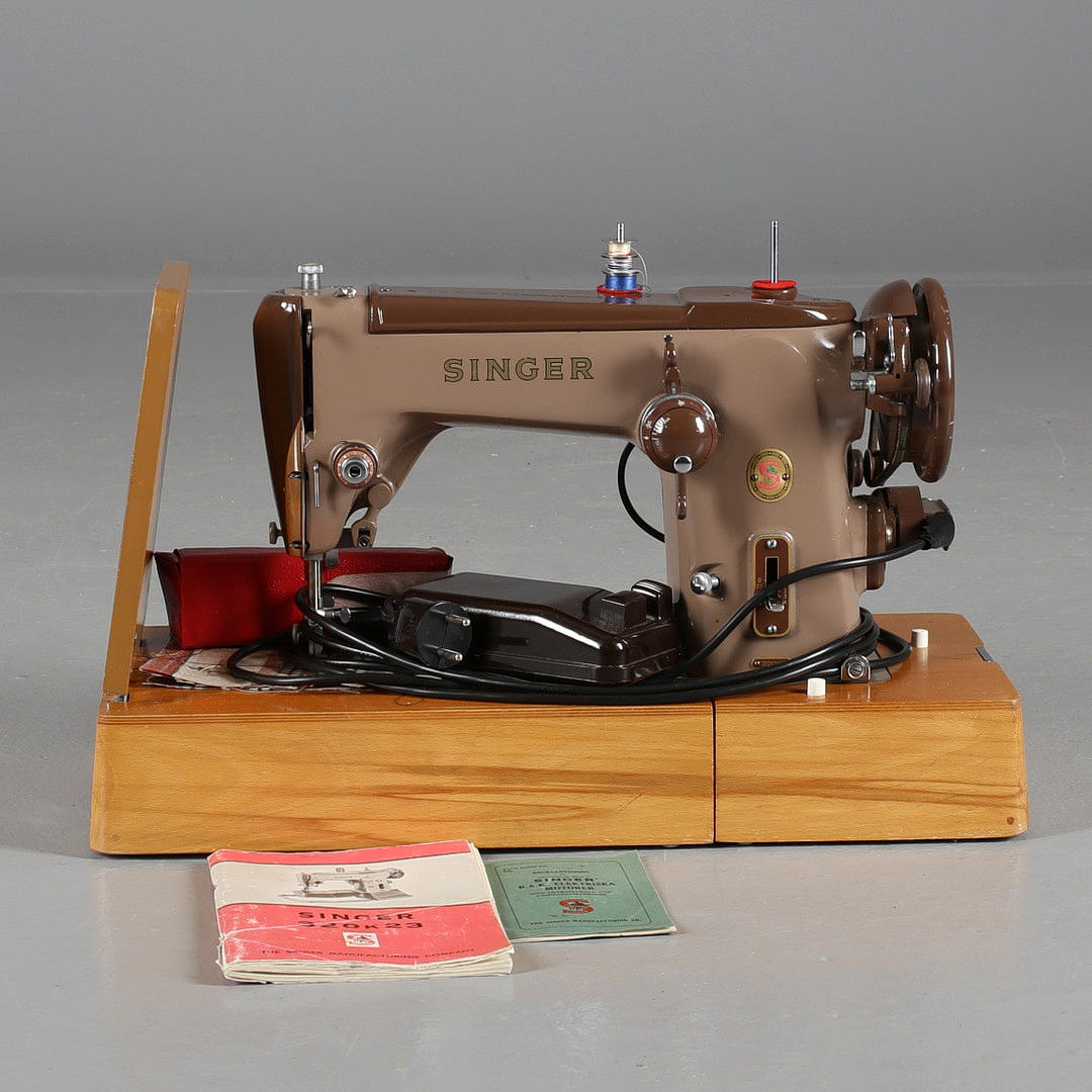 SEWING MACHINE, Singer, model 320 K23, 1950s.