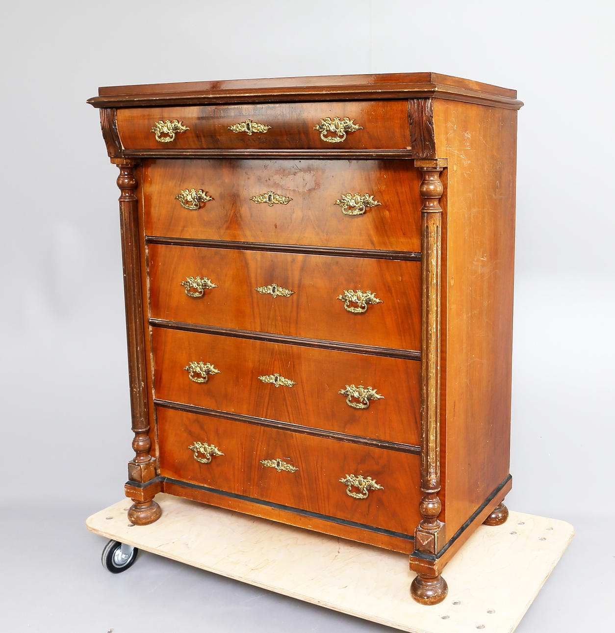 BYRÅ, 5-lådig 1800-tal.