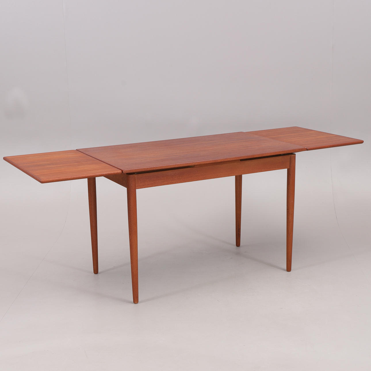 MATBORD, teak, 1900-talets andra hälft.