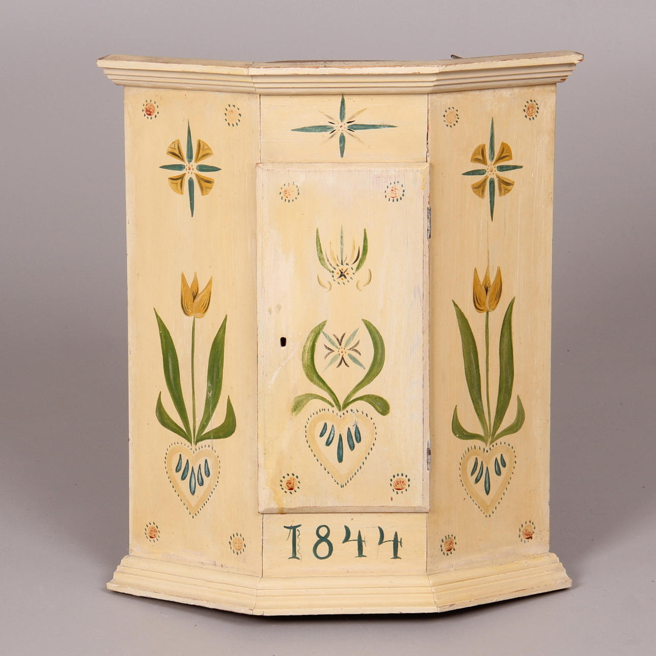 VÄGGSKÅP, allmoge, motiv av svensk flora, daterad 1844.