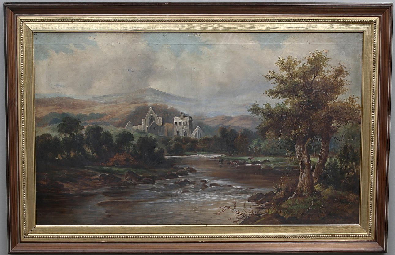 OIDENTIFIERAD KONSTNÄR. Bergslandskap med kloster och kor. England, 1800-talets slut. Olja på duk. Signerad.