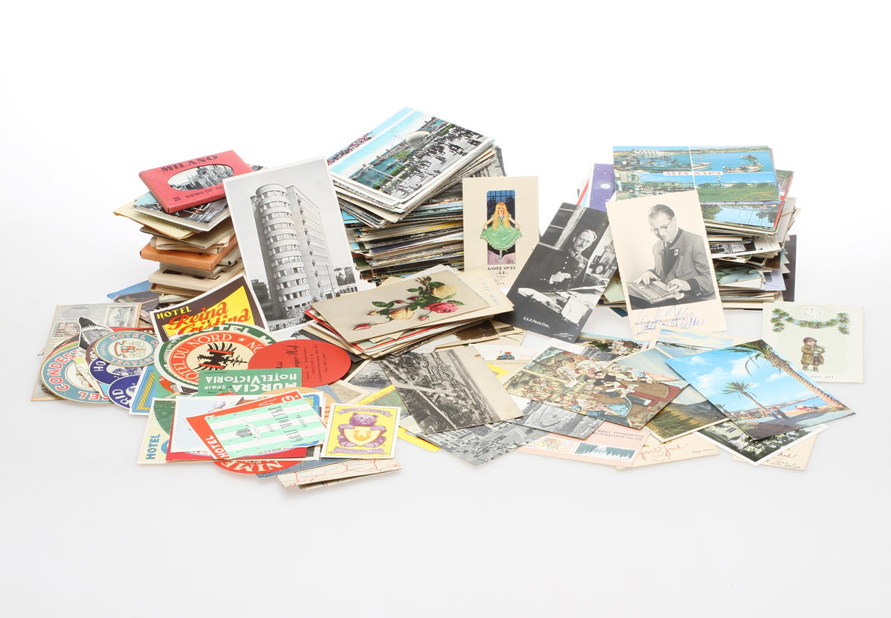 PARTI VYKORT, SOUVENIRER samt HOTELLETIKETTER, 1900-tal.