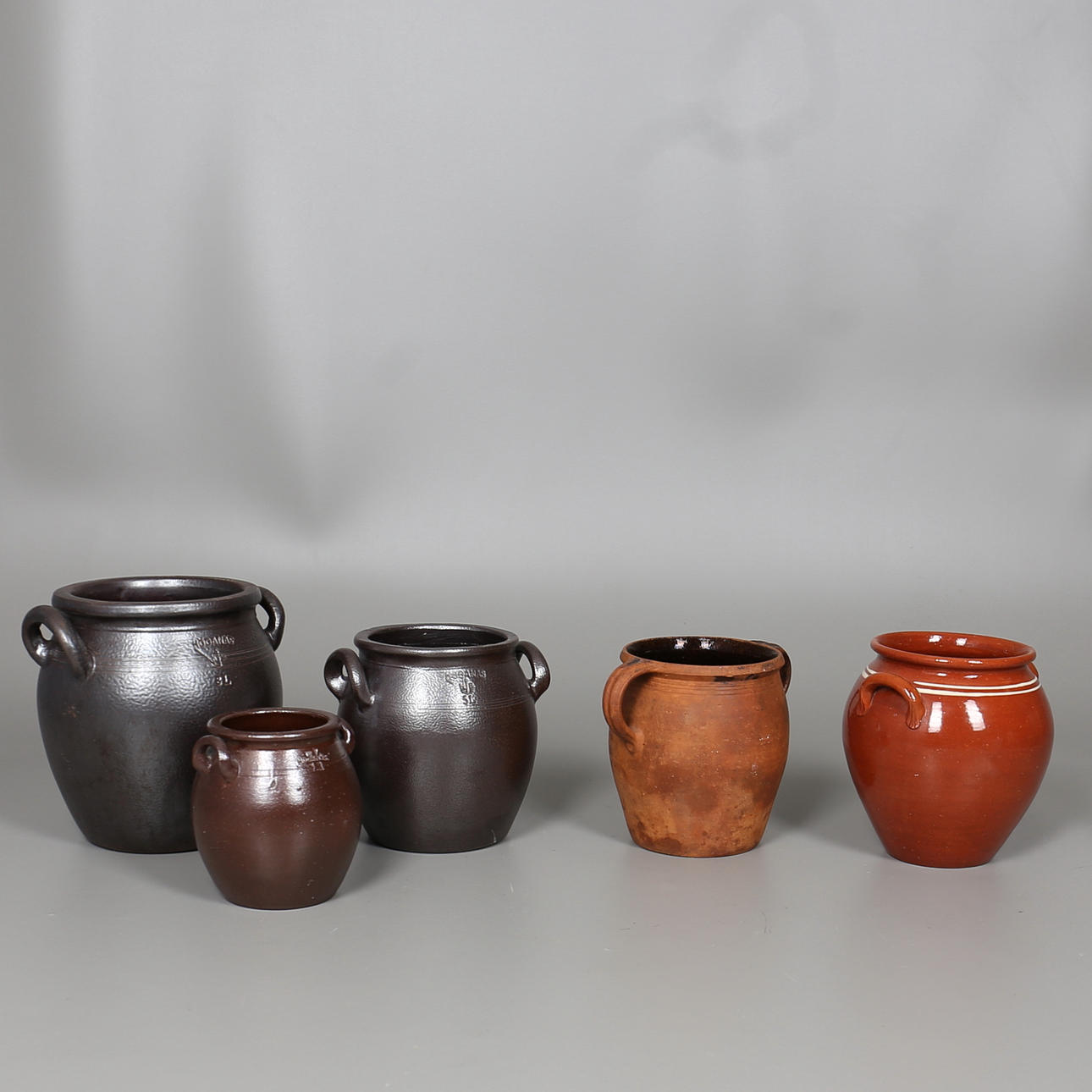 KRUS. 5 st. Lergods. Bl. a Höganäs.