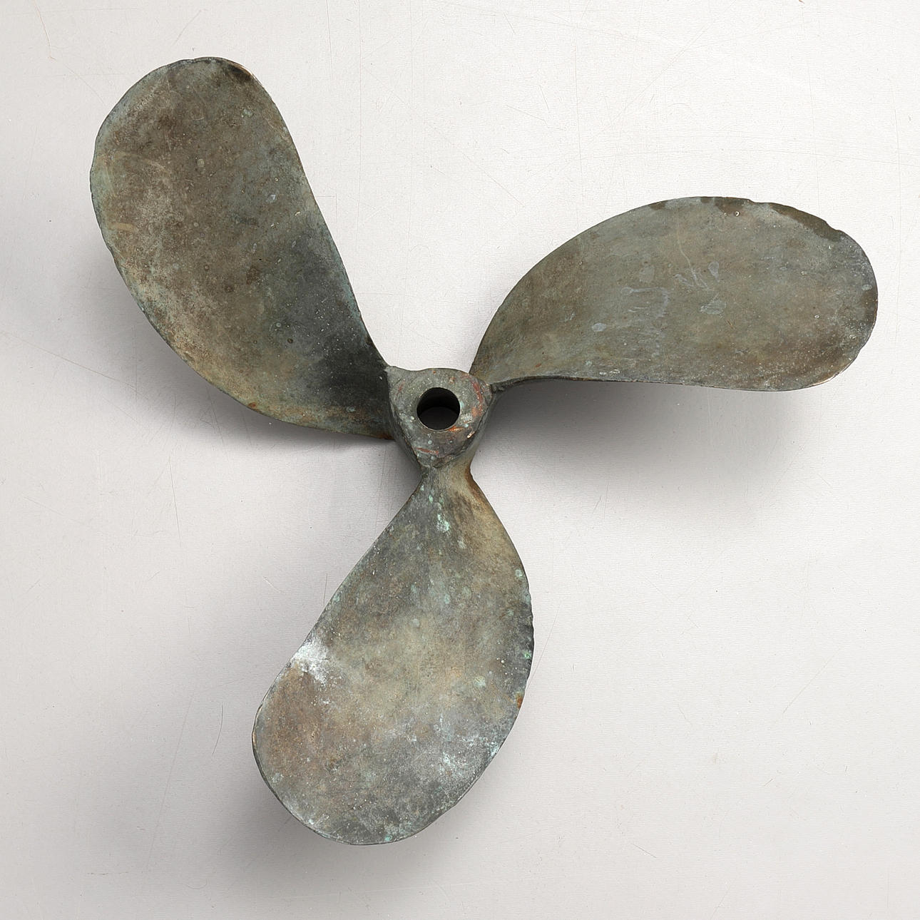 LAIVAN POTKURI, messinkiä.