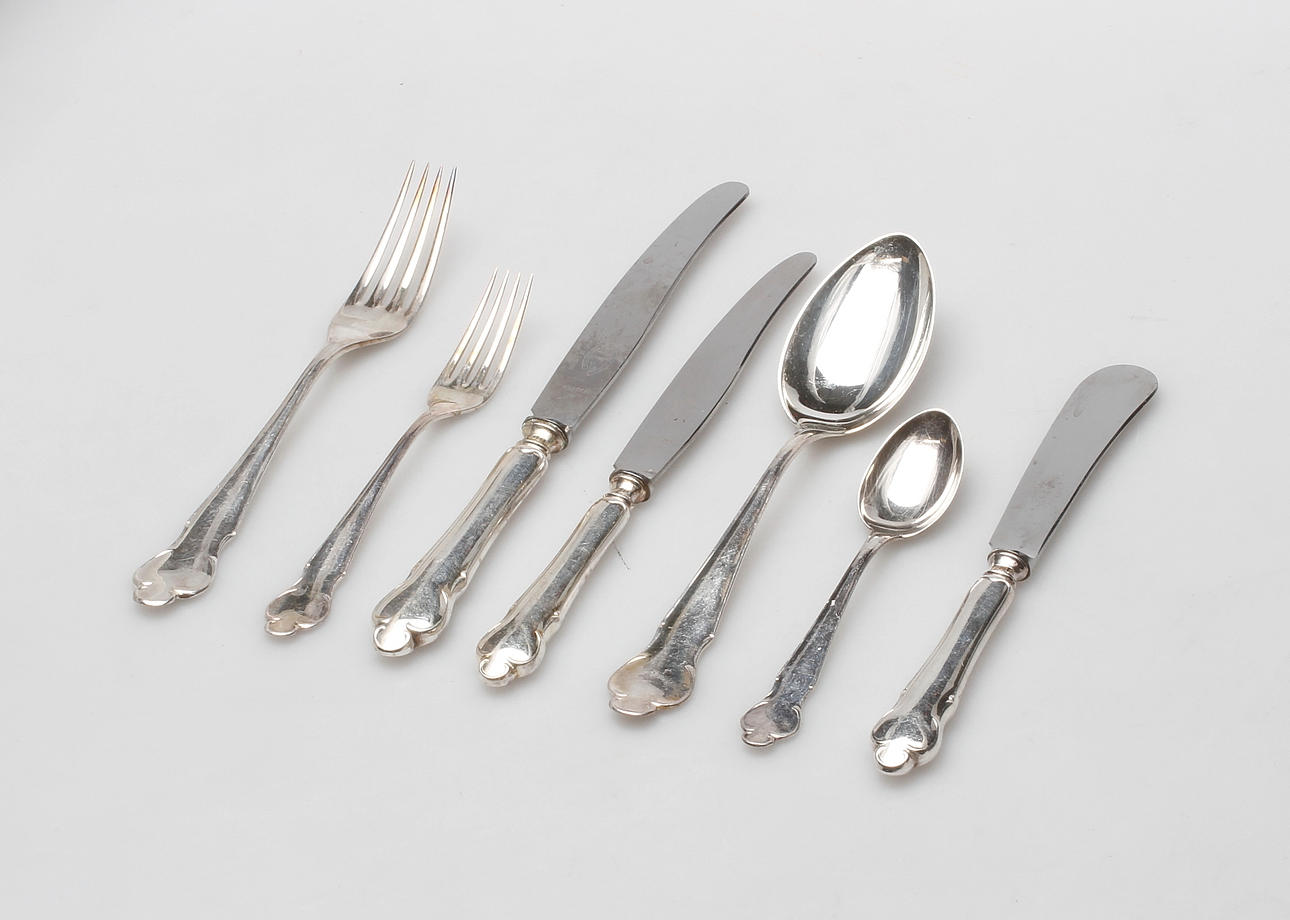 BESTICK, 41 delar, silver, "Disa", formgiven av Linus Holst, vikt ca. 1267,9 gram.