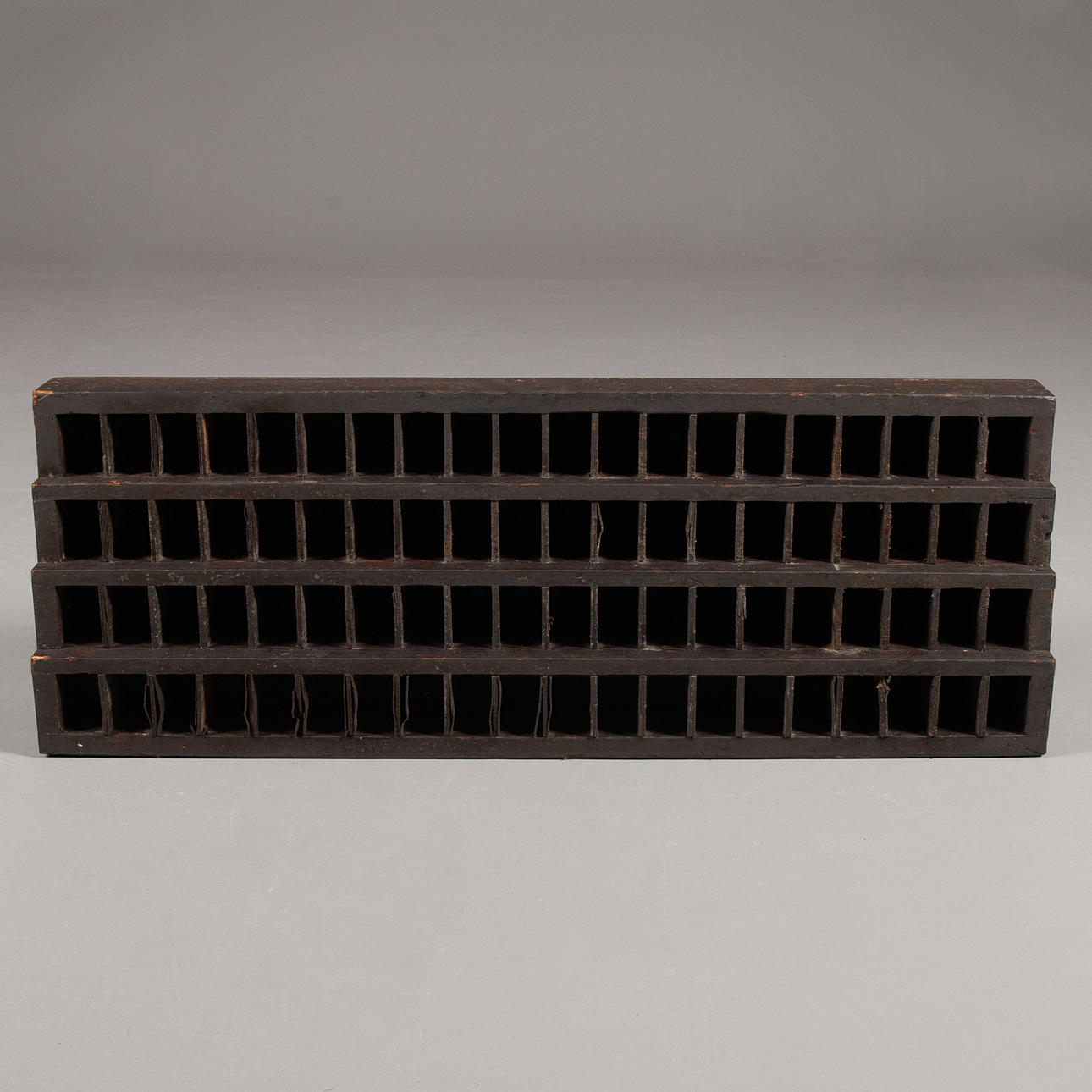 SORTIMENTHYLLA, industri, vägghängd 30-tal.