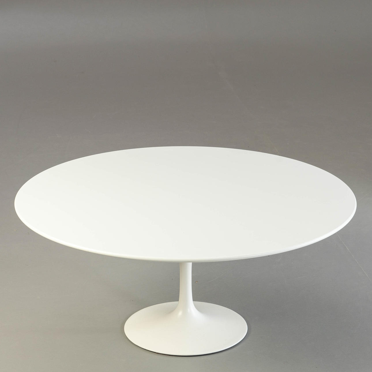 EERO SAARINEN. Coffee Table, Knoll International.