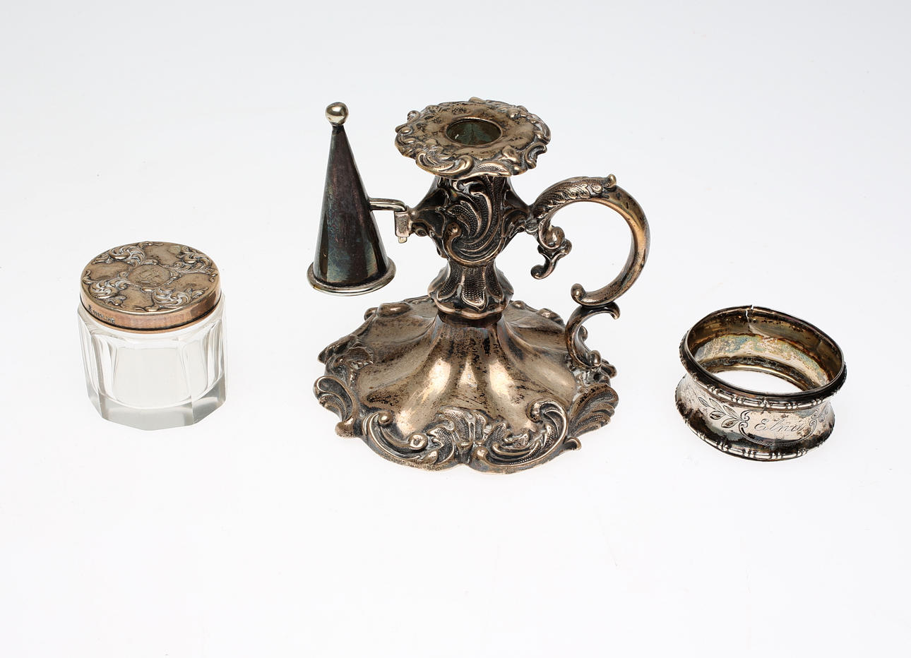 SILVERFÖREMÅL, 3 stycken.