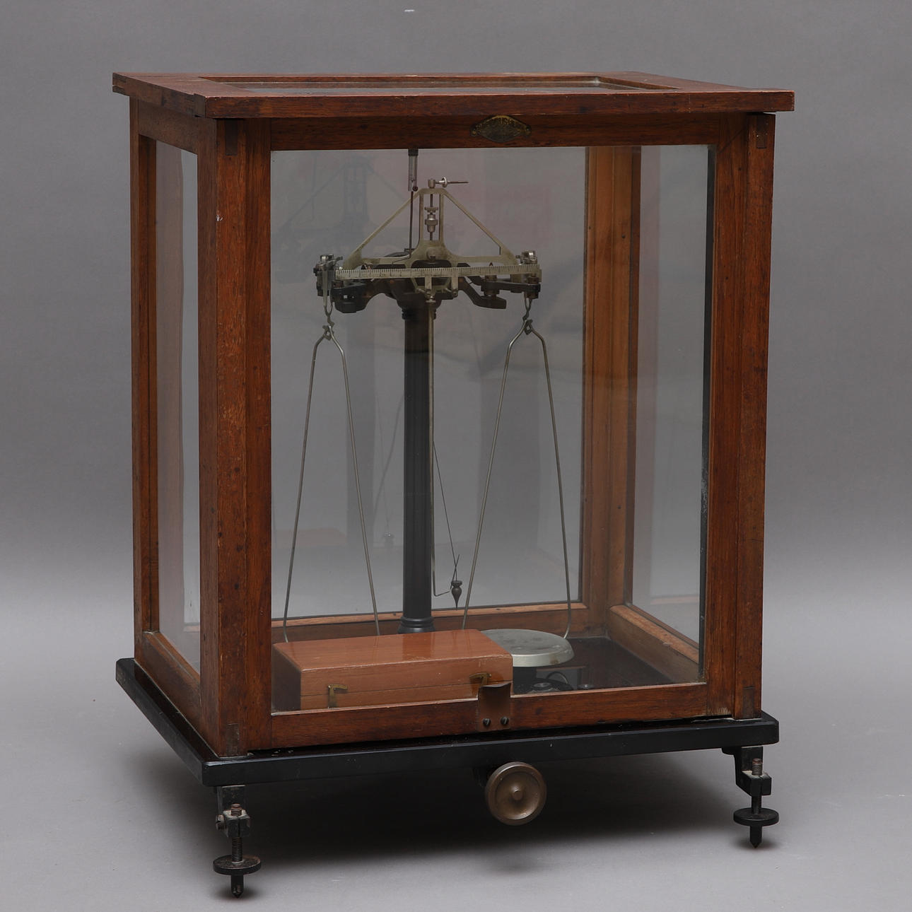 BALANCING SCALE/PHARMACY SCALE, Sartorius Werke Göttingen, Germany, early 20th century.