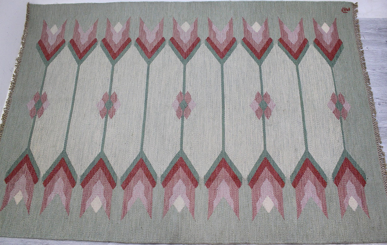 MATTA röllakan, 250 x 170 cm, signerad.