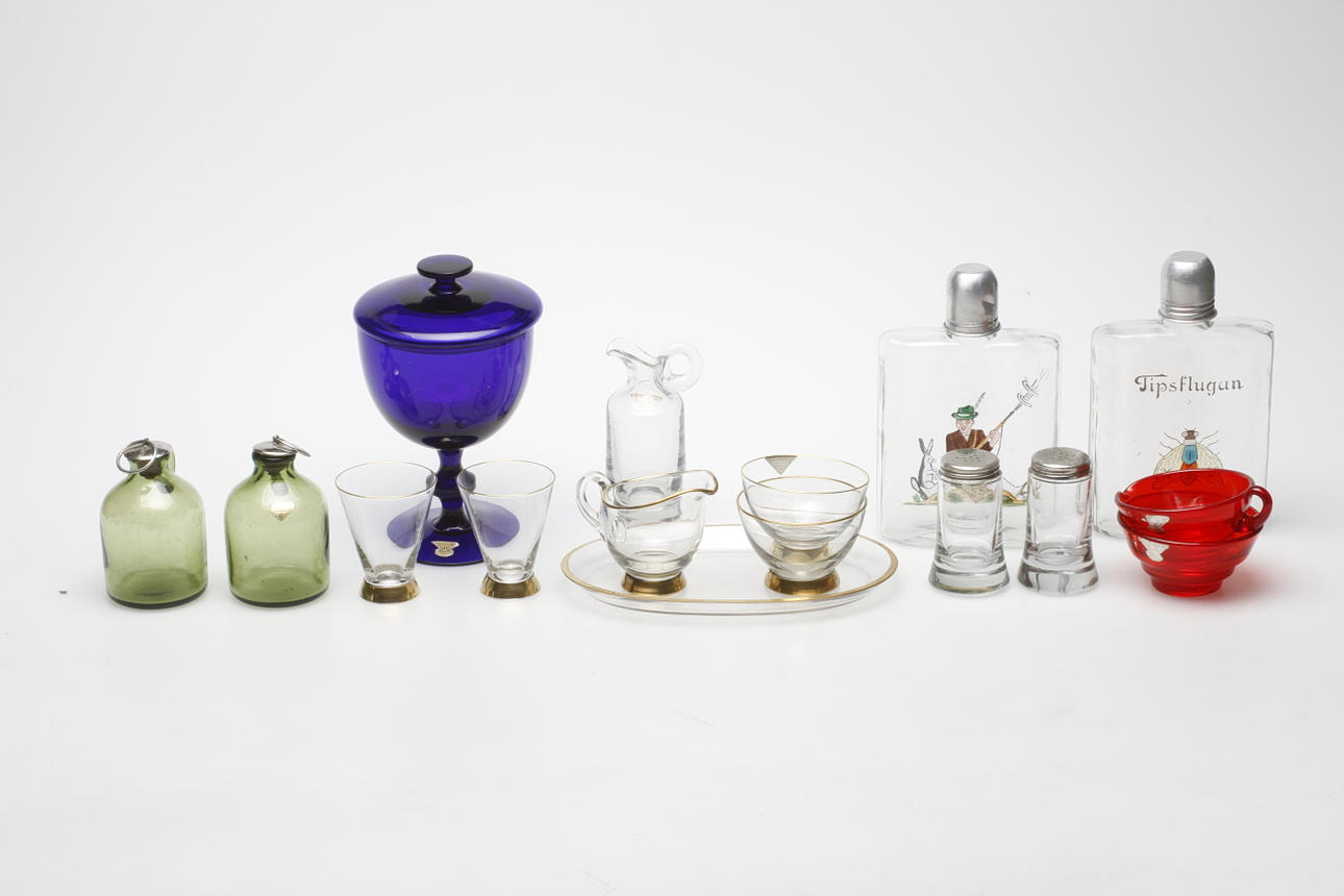 GLASPARTI, 15 delar, Gullaskruf, 1900-tal.