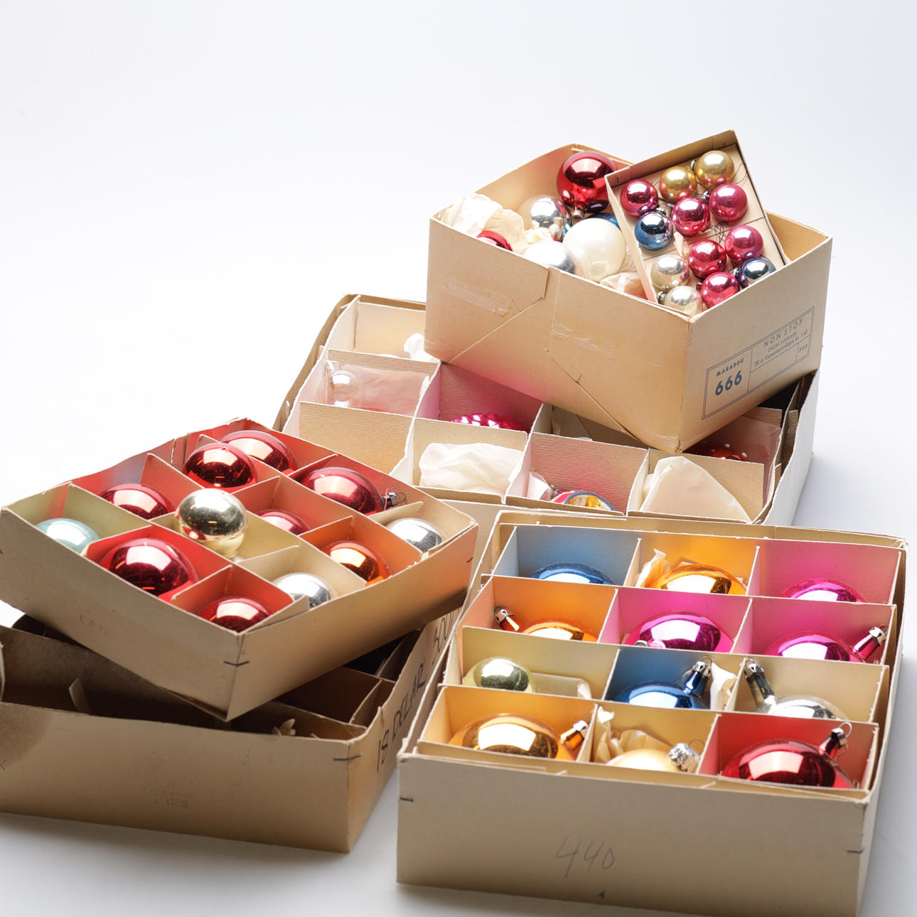 JULEkugler, ca 100, 1900-tallet.