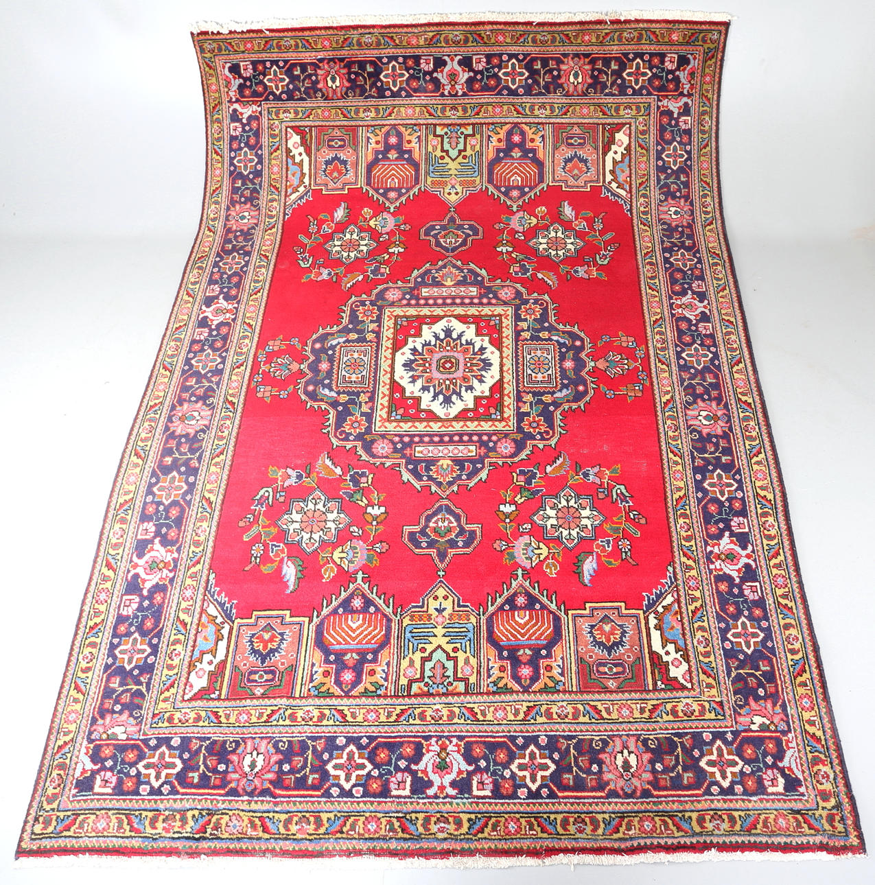 MATTA, TÄBRITZ, 300 X 205 cm.