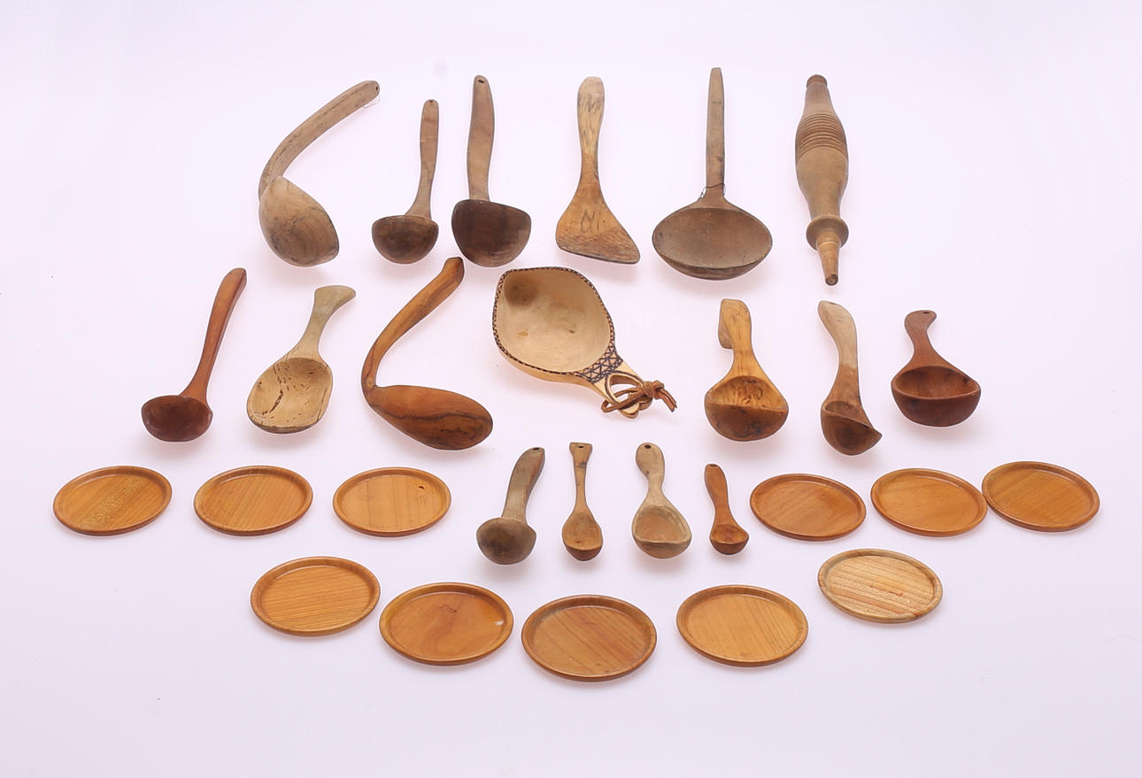 GEMEINSAME GEGENSTÄNDE, Holz.