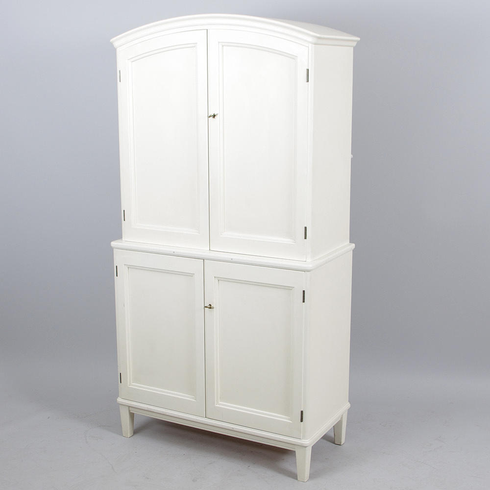 MATSALSSKÅP, vitmålat, Carl Malmsten-stil.