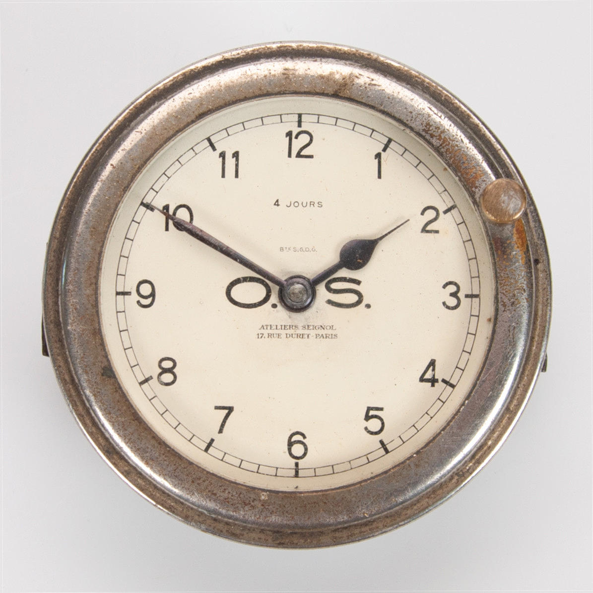 ATELIERS SEIGNOL. Bilklocka, 4 dagars urverk, ca 1928.