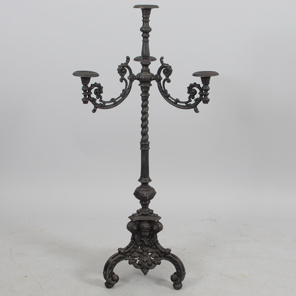 GOLVLJUSTAKE, svartmålad gjutjärn.