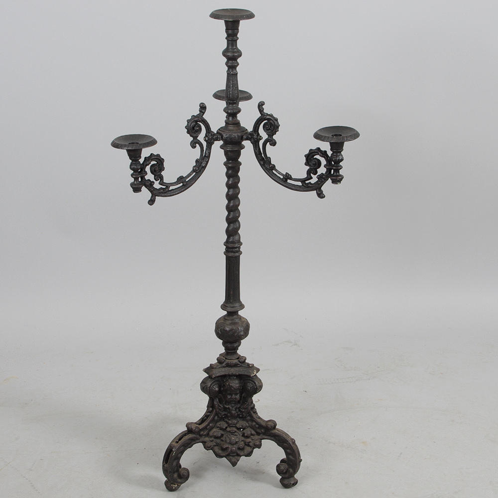 GOLVLJUSTAKE, svartmålad gjutjärn.