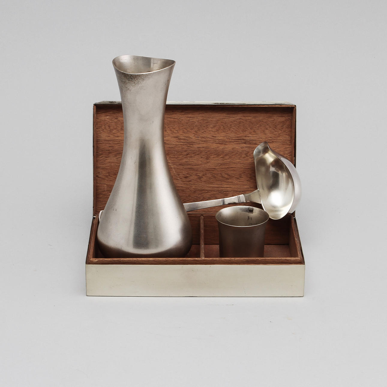 SILVER, 4 delar, ca 580 gram brutto.