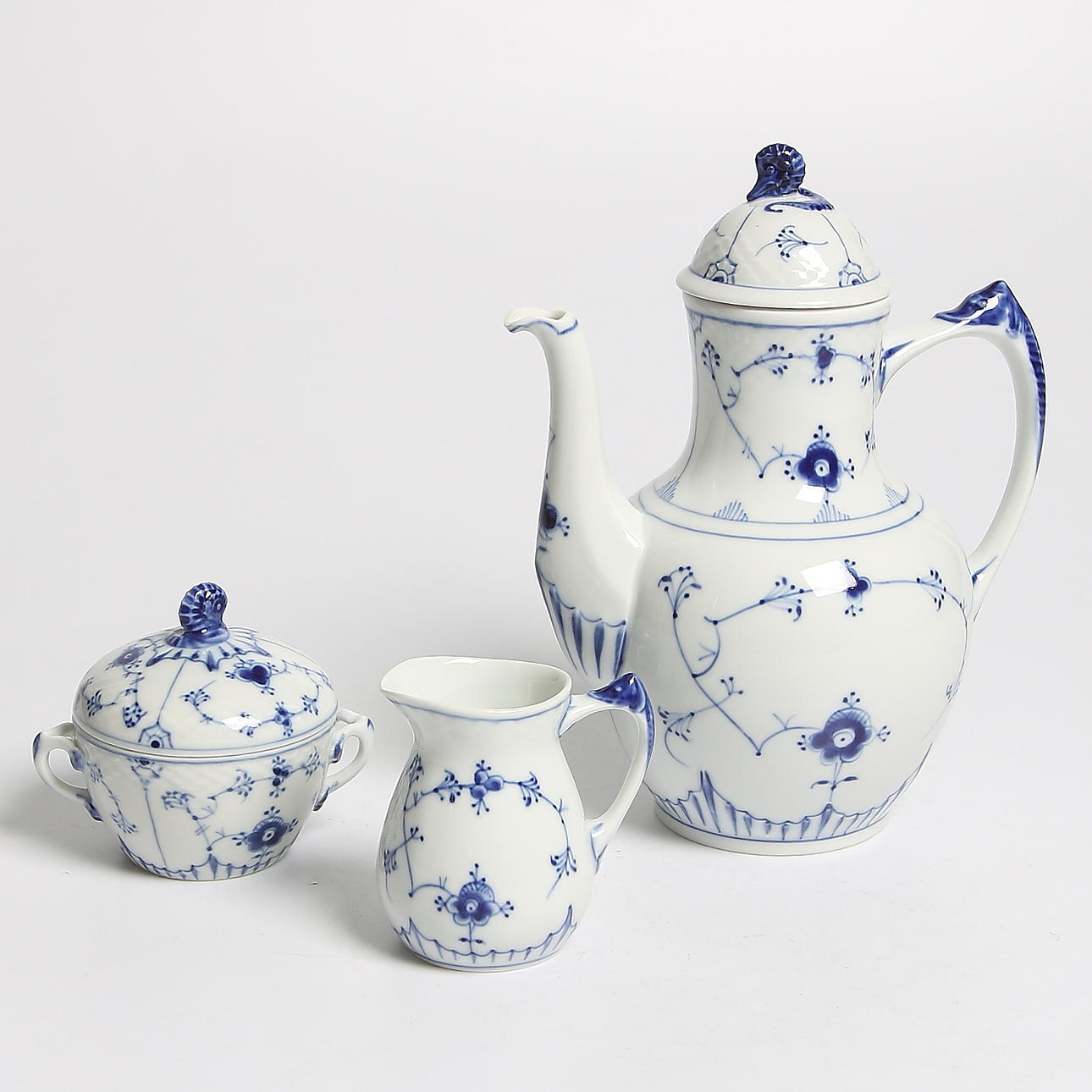 SERVISDELAR, 3 delar, porslin, "Musselmalet", Bing & Gröndal.