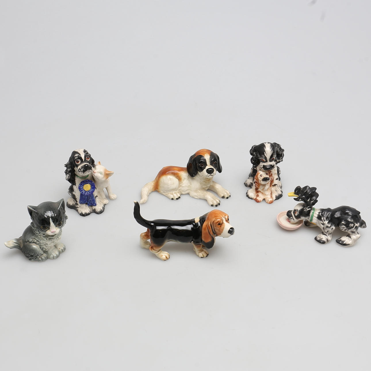 FIGURINER i porslin. 6 st. Hundar och katter. Goebel, Tyskland.
