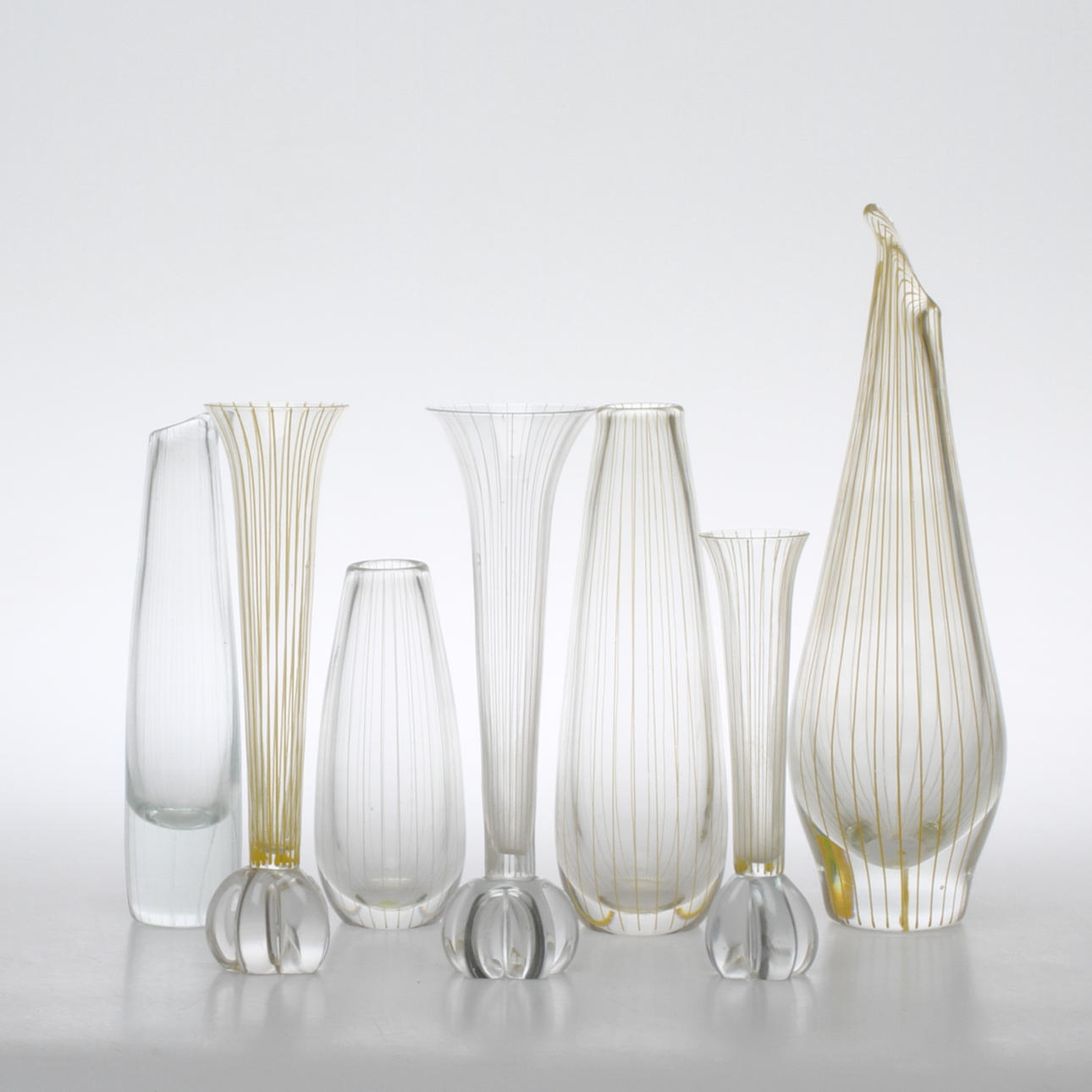 VASER, 7 st, mestadels Johansfors Glasbruk.