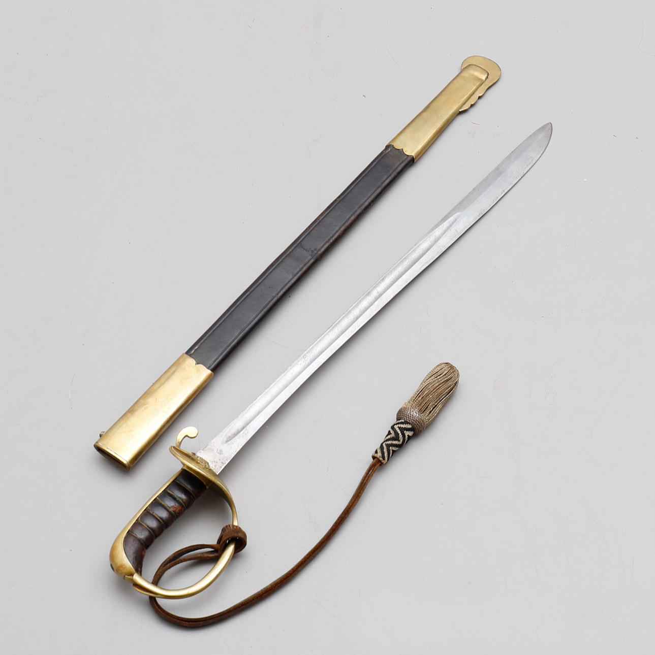 HUGGARE, m/1876, för underofficer i flottan.