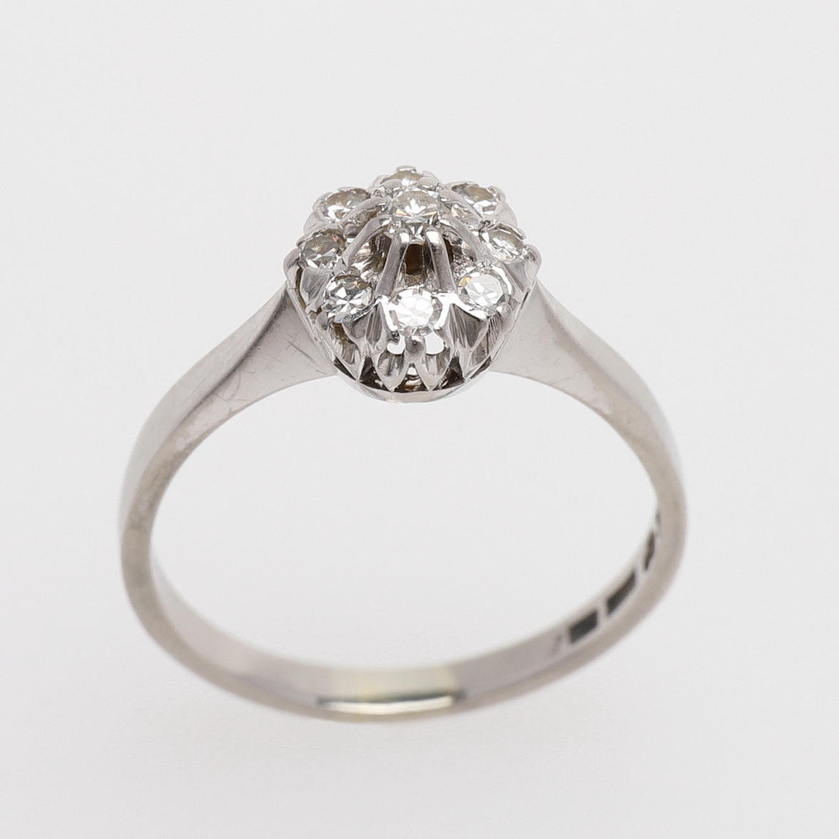 CARMOSÉRING MED DIAMANTER.