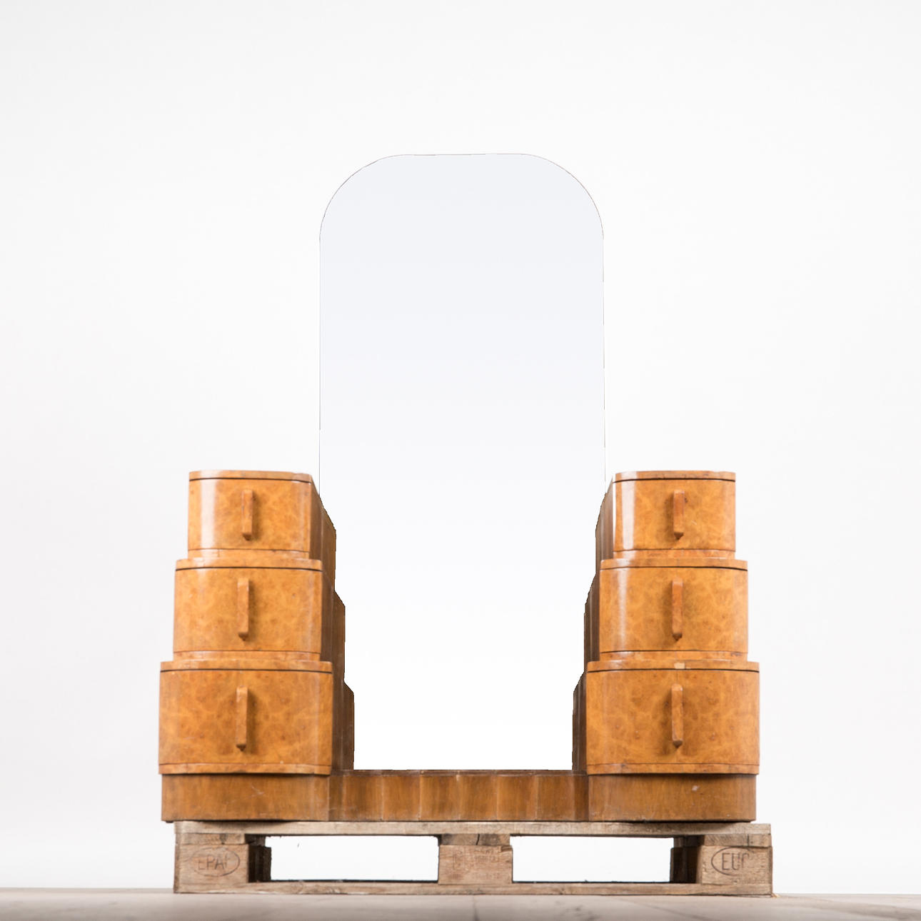 Art Déco -Anrichte / Kommode, Nussbaum, Glas.