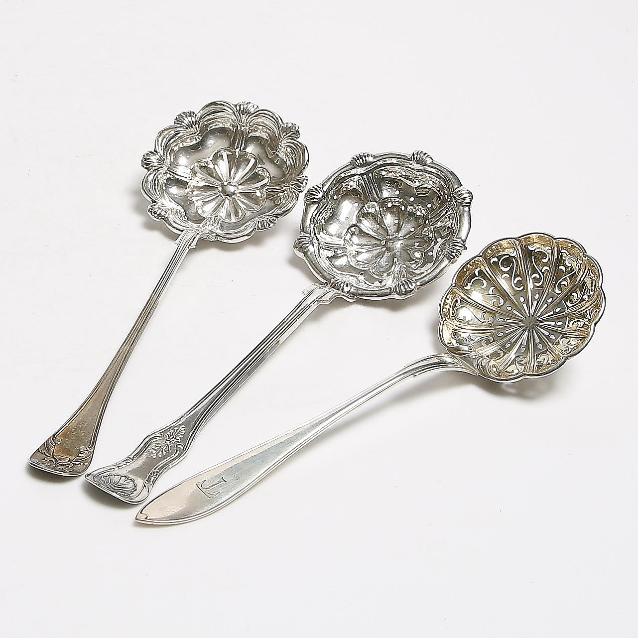 SPRAYER, silver, 18 / 1900s. Weight 146 grams.