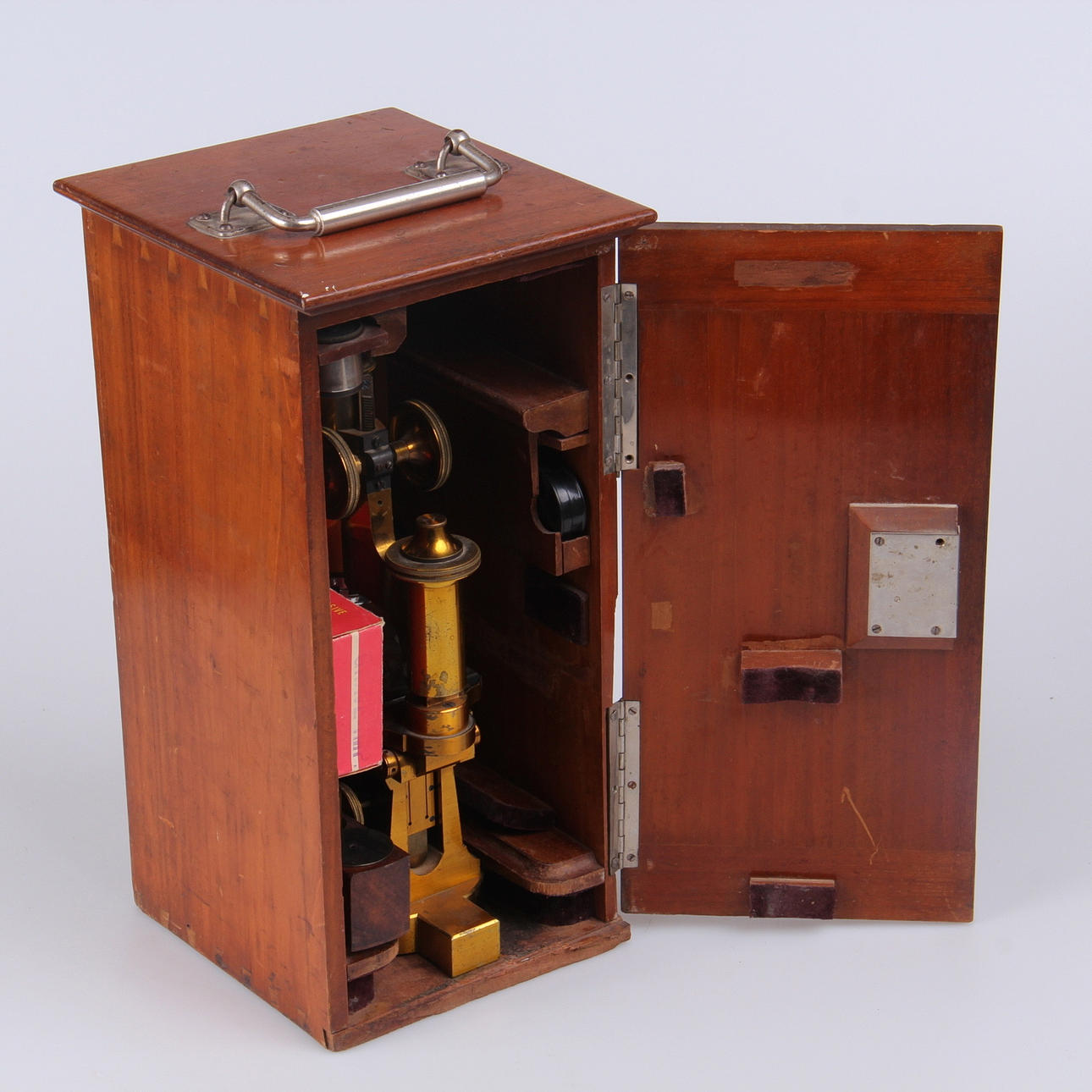 MIKROSKÅP, med tillbehör, Paul Waechter, Berlin, 1900-talets första hälft.