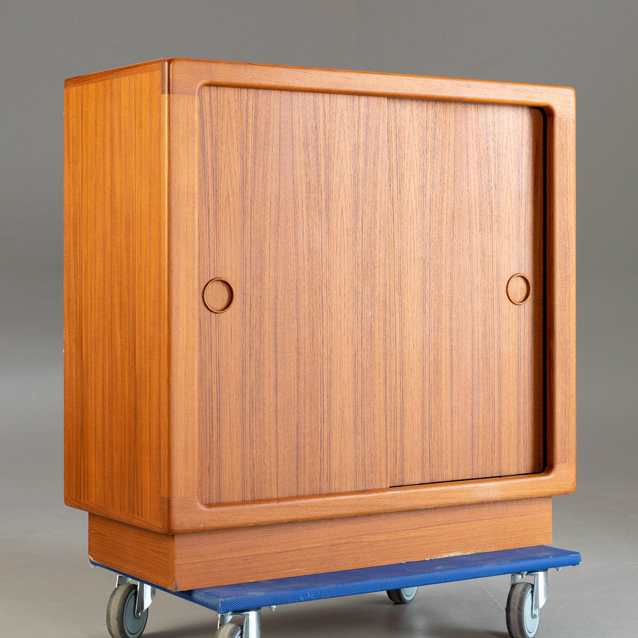 Silkeborg, skohylla.